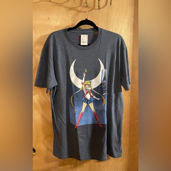 NWT Sailor Moon Unisex T-Shirt Size Large - Picture 3 of 3